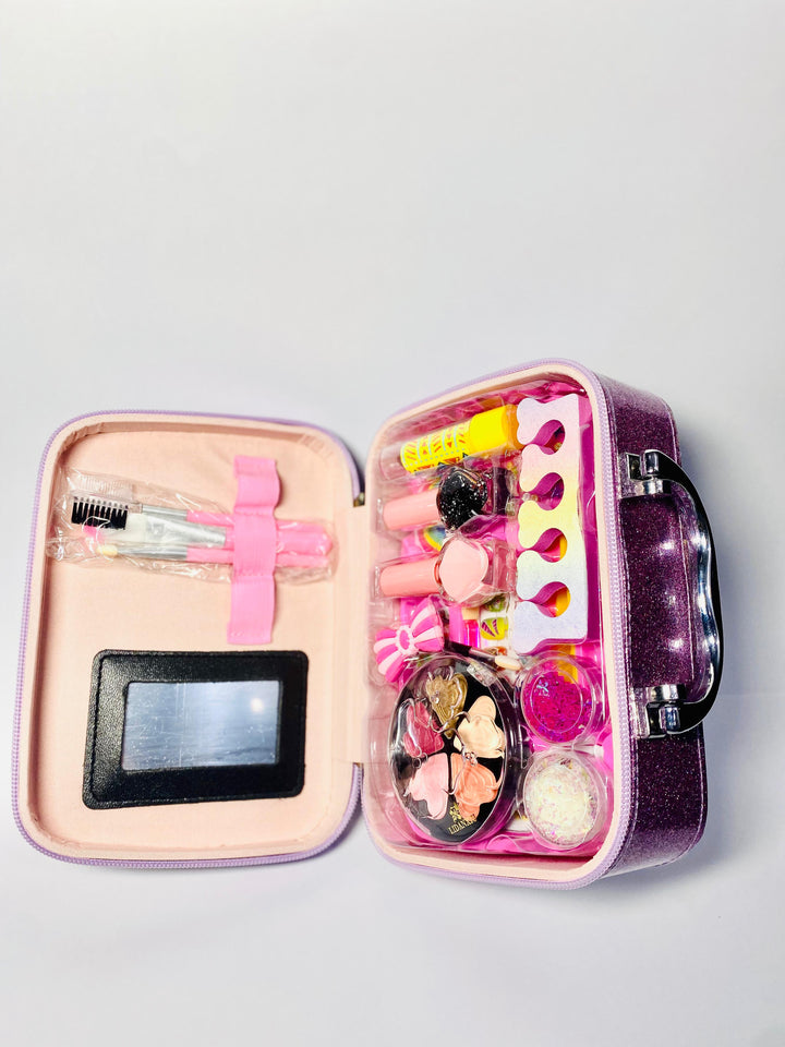 Kids Premium Cosmetics and Makeup Bag.